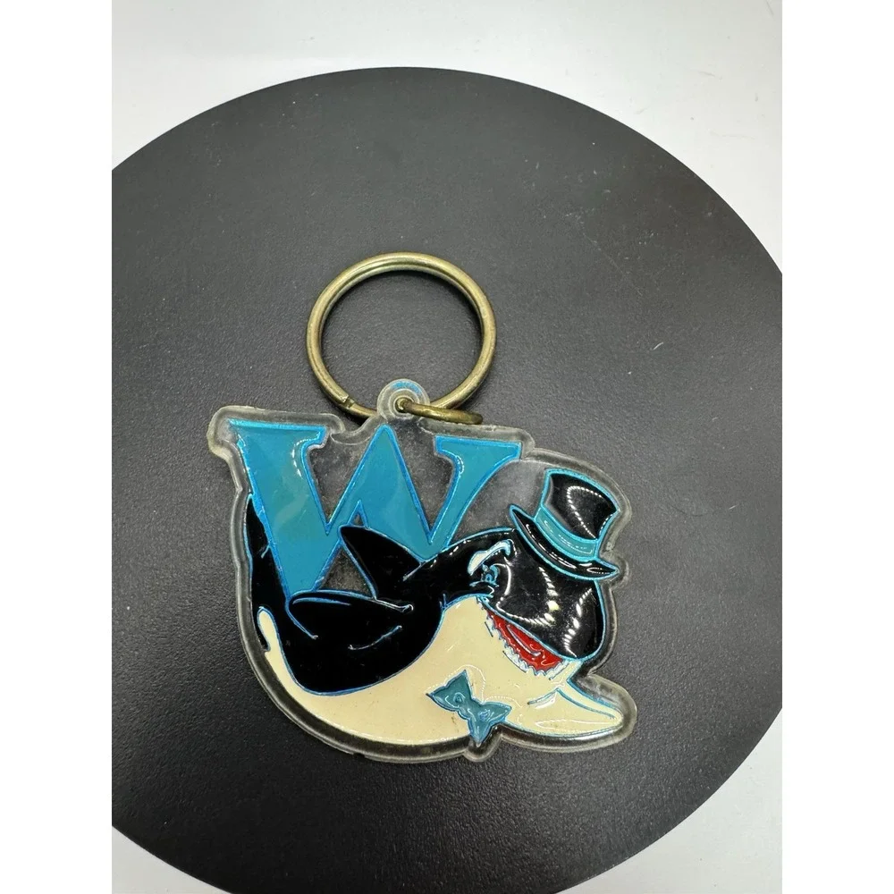 Vintage Sea World Shamu With Top Hat And Bow Tie Keychain